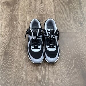 Mens Nike Airmax Black and Gray Sneakers